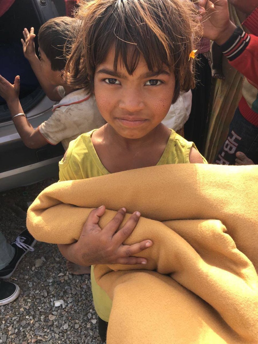 feedonmovement's tweet photo. Yesterday, we distributed 50 warm blankets among the inhabitants of juggi cluster #social #service #winter #warmth #spreading #happiness https://t.co/c16KTMdZLI