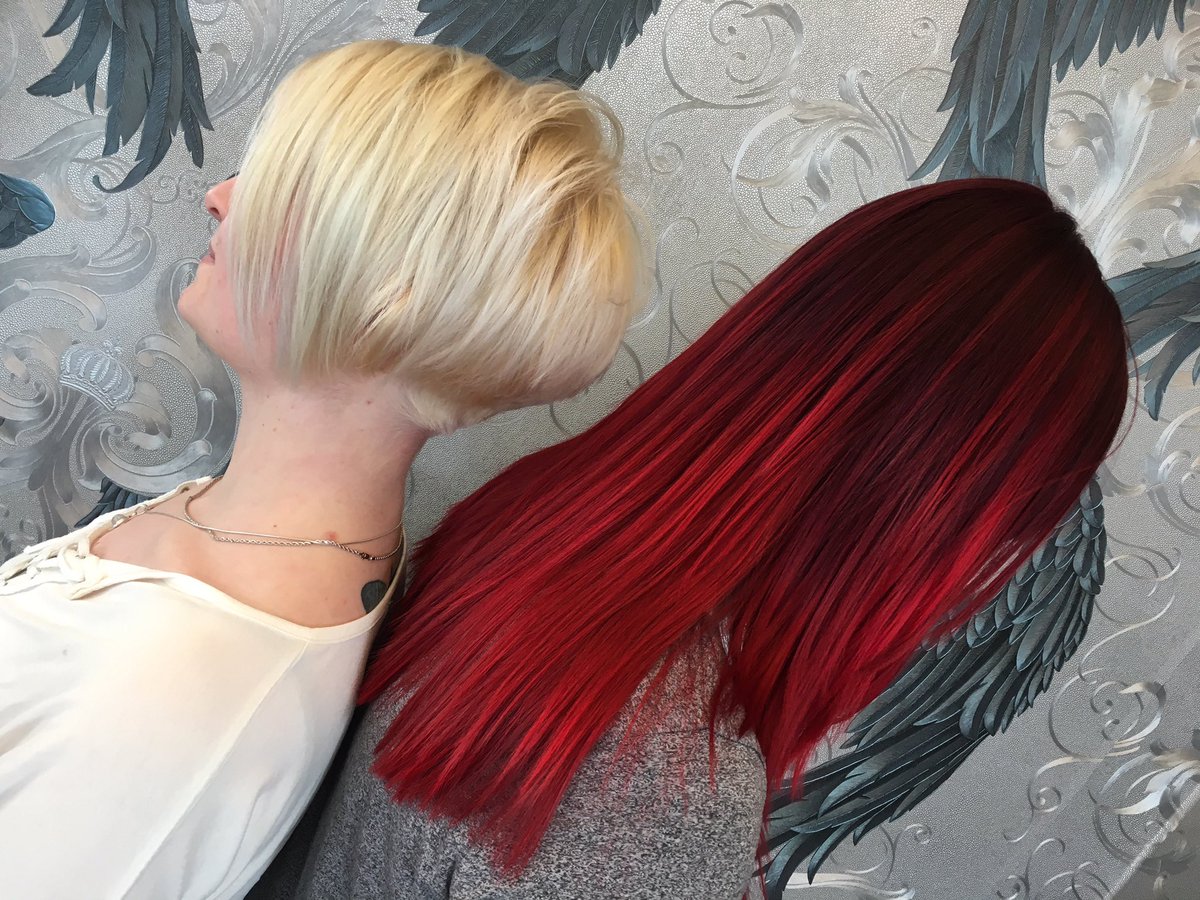 HairEvolution_'s tweet photo. Two friends with totally awesome hair 😎🌈💁🏼#Olaplex #schwarzkopf #blondme #redhair #shorthair #longhair https://t.co/JkJ6zfuxZP