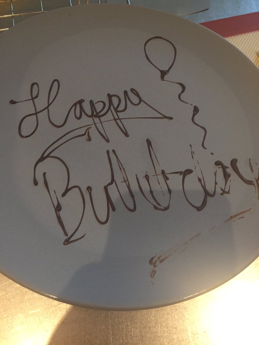 ToppinYDK's tweet photo. @outinbrum I have had my birthday plate now, but no brownie. Don't wanna waste the mise en. #birthday #pastryproblems https://t.co/AbcTojx8OY