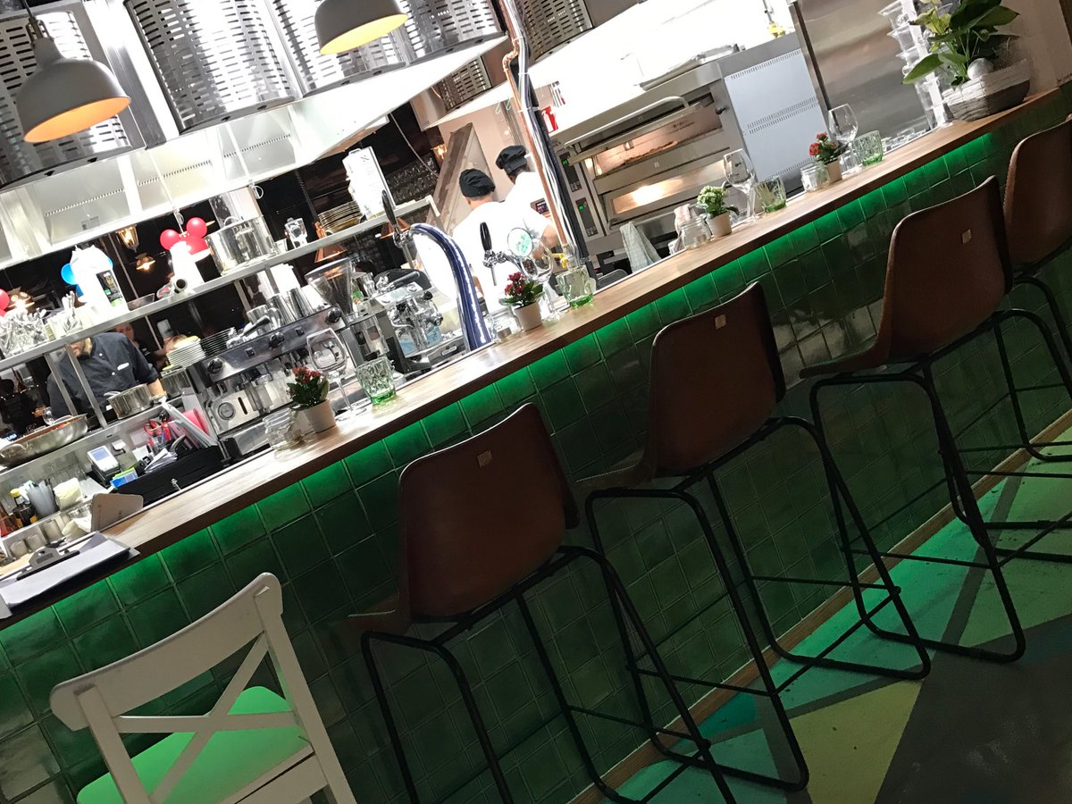 DecorMyynti's tweet photo. Vihreä trendiväri - #verdeguatemala #marble #tiles #marmori #laatta #sisustus #inspiraatio #interiordesign #DecorH #helsinki #trends https://t.co/WF0uCo9zKD