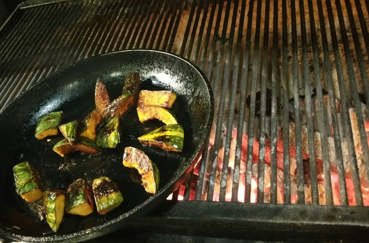 EmberYard's tweet photo. It's cold, wet & miserable outside. Our #BasqueGrill with Ash Wood &Silver Birch Charcoal from @LondonLogCo will warm you up! #indoorbbq https://t.co/nH448Z5vTD