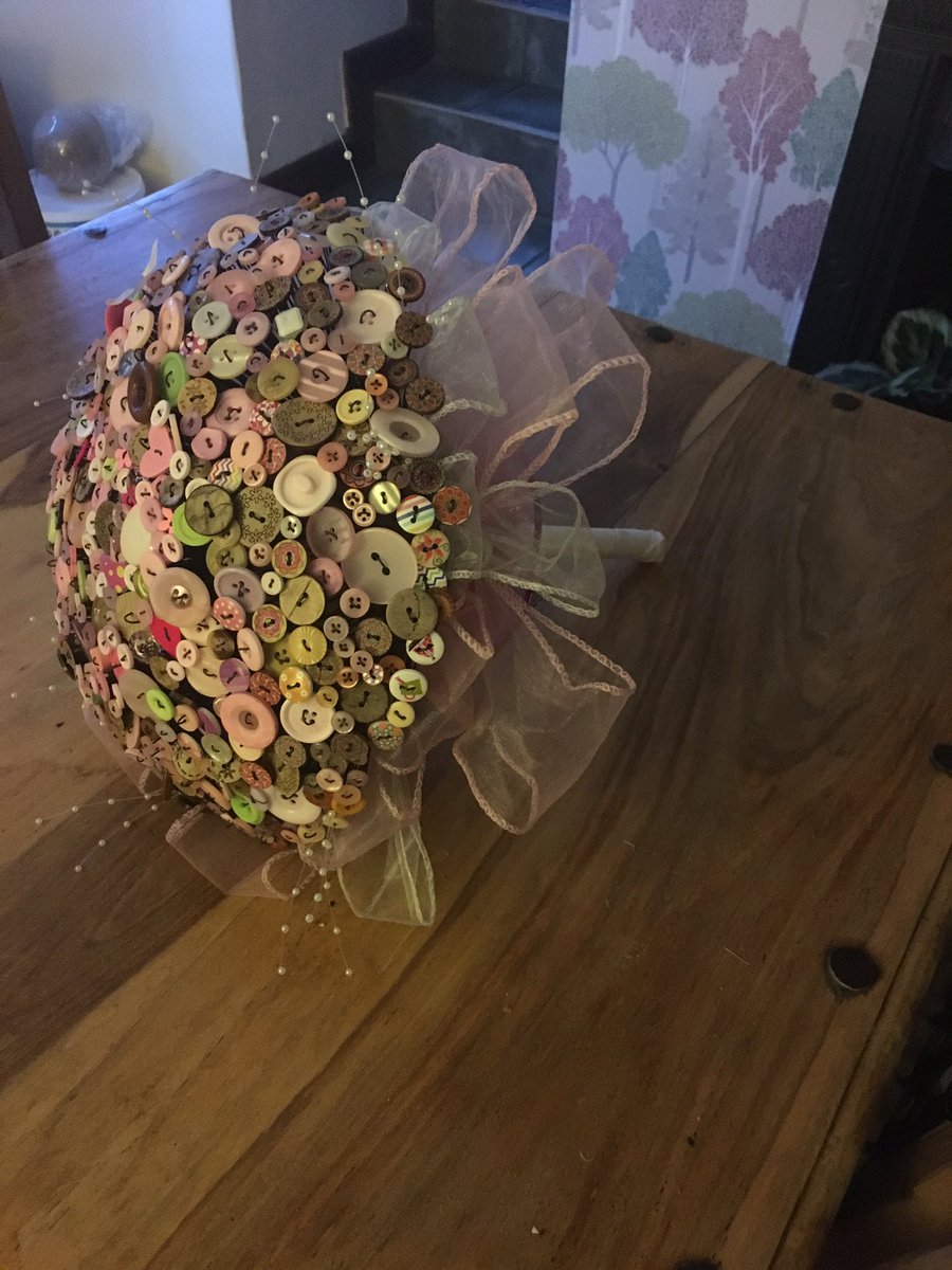 makingmemevents's tweet photo. Bouquets with a difference ❤️#bouquet #unique #beautiful #bride #weddingday #weddingplanning #noflowers #handmade https://t.co/vS1YLltbT5