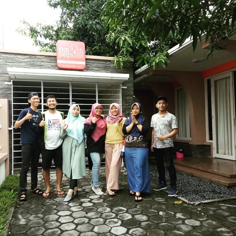 omahbegalon's tweet photo. Terimakasih kak Bimoko &amp; teman² dr Surabaya &amp; Jkt yg sudah menginap dan berlibur di Omah Begalon Homestay. Kami tunggu kedatangannya kembali https://t.co/D53LvHd8Uq