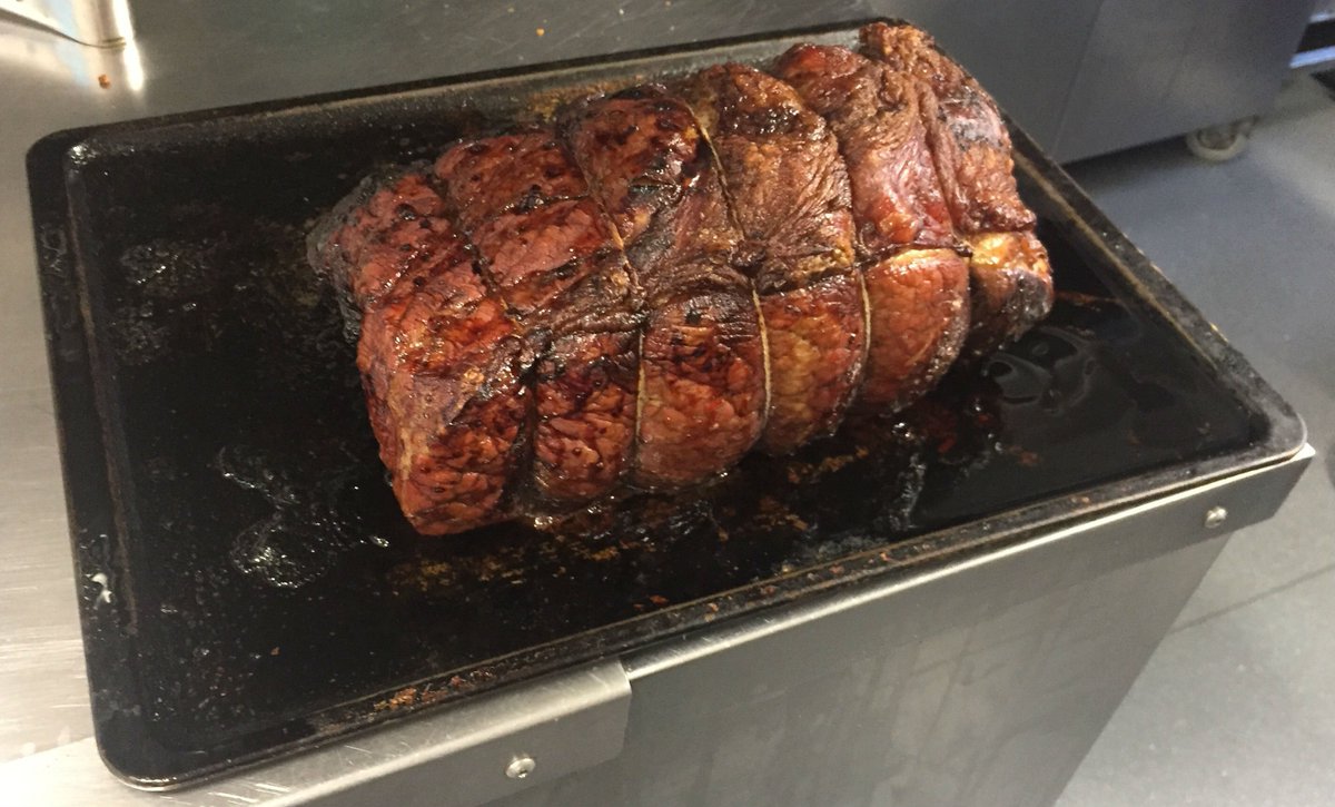 SixPoorFolk's tweet photo. Get your chops round that!
You'll need to be quick though, once it's gone it's gone... #SundayRoast #RoastBeef #Knaresborough #ChilledSunday https://t.co/yeRPkgneKY