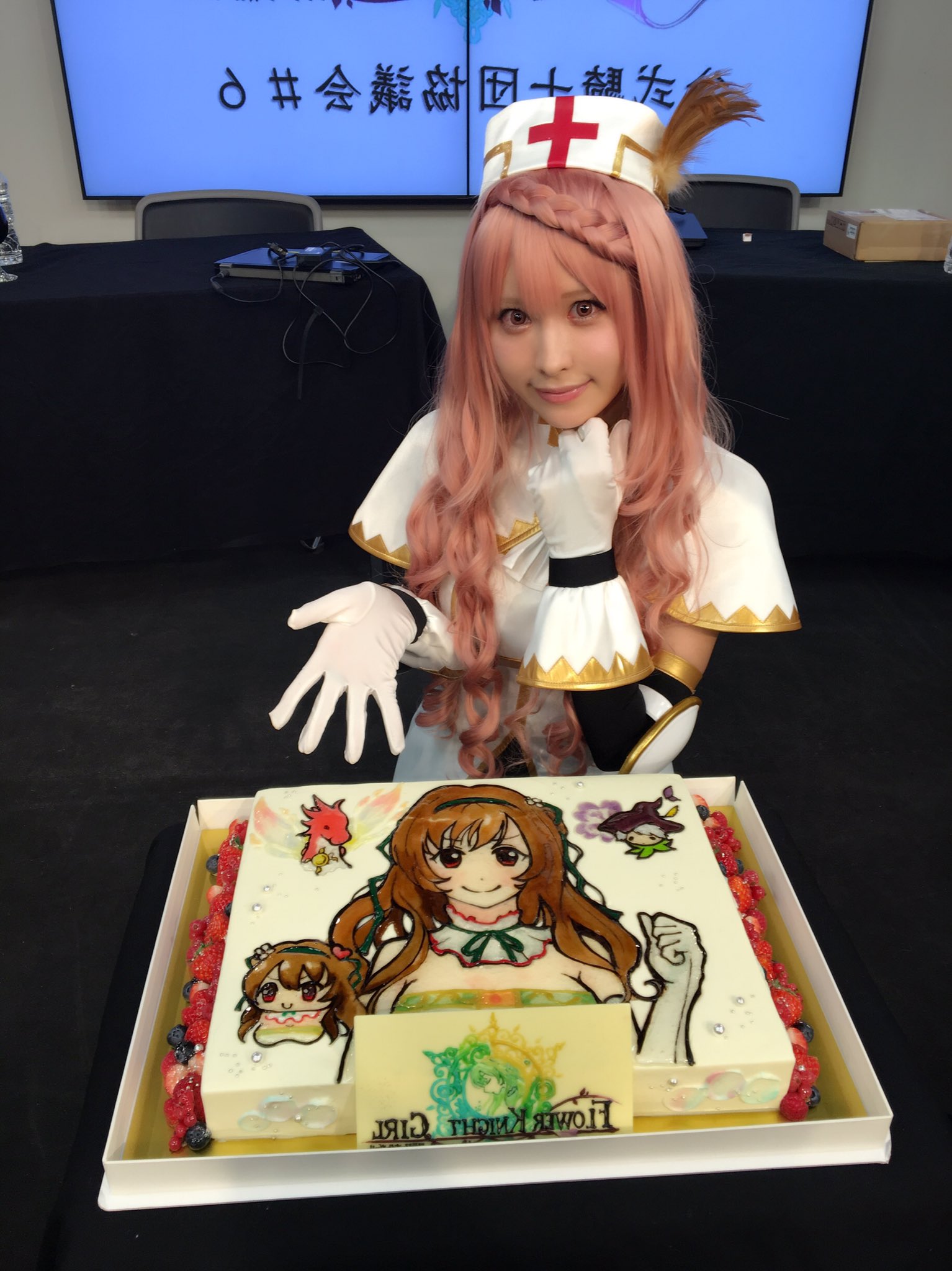 みゃこ フラワーナイトガール2周年公開生放送ありがとうございました エニシダのコスプレさせてもらえましたっ 嬉しい フラワーナイトガール 花騎士 T Co Rwrkbqe7zc Twitter