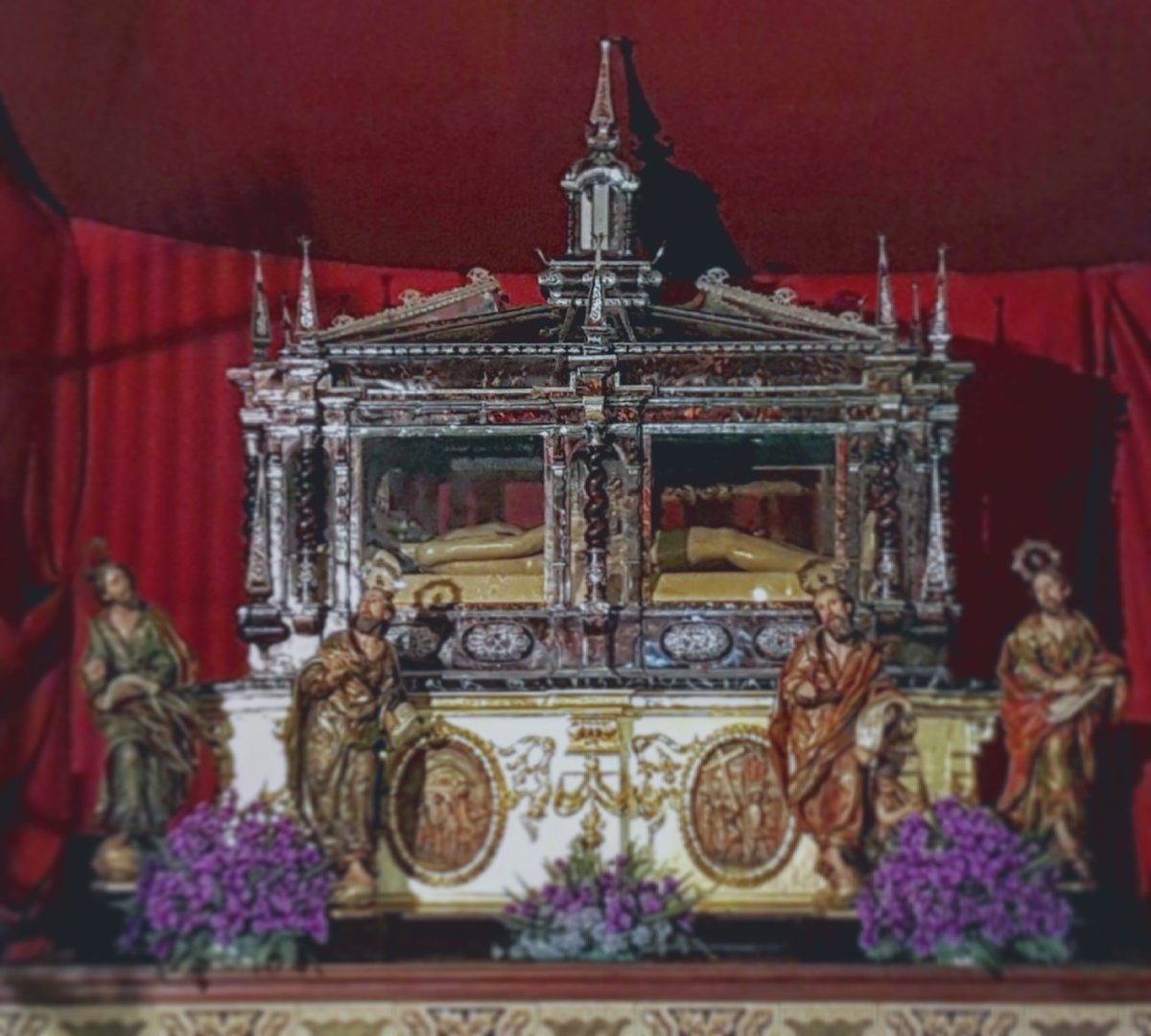 INFORMA: La Capilla de Santo Entierro permanecerá cerrada temporalmente por inspección de la estructura de la cripta