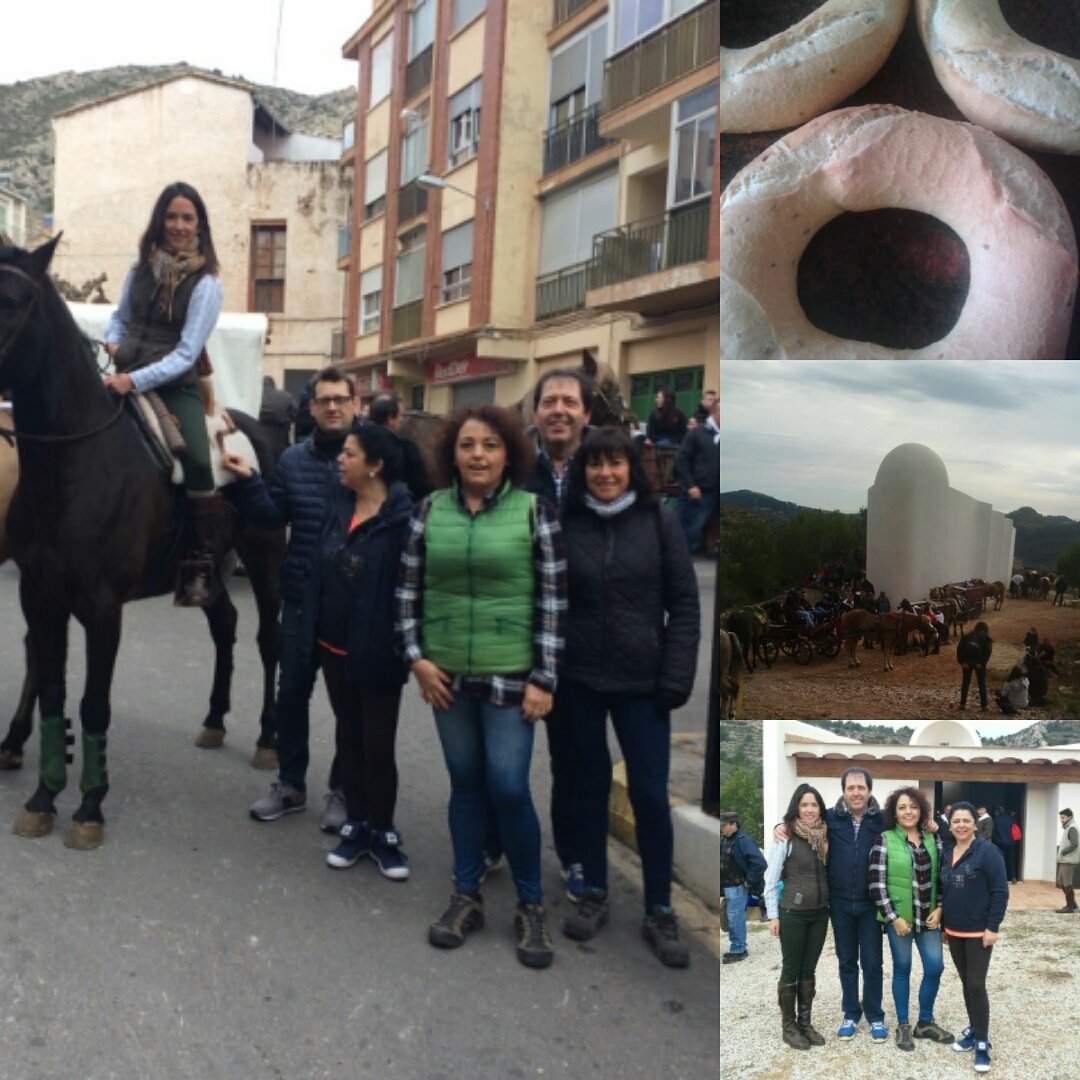 pp_borriol's tweet photo. .@pp_borriol  acompañando a los Sant Antonieros en el día de su Romería #SantAntoniBorriol2017 #BorriolEnamora. 
Al lado de las tradiciones https://t.co/Pk9ue4lGa1