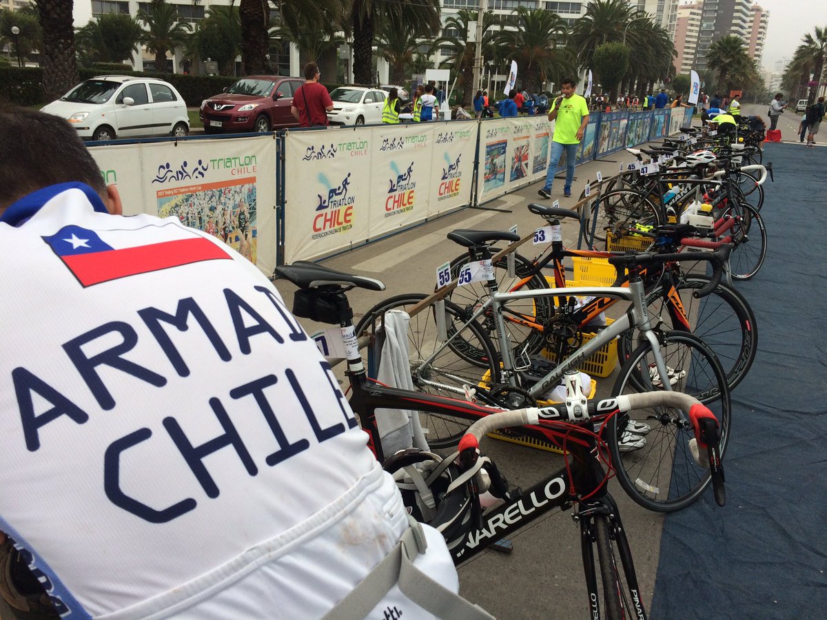 Tri_Naval's tweet photo. Representantes del equipo de #triatlón de la @Armada_Chile listos para participar en el tri de #Viña @Trichile https://t.co/vYQBbYmsnF