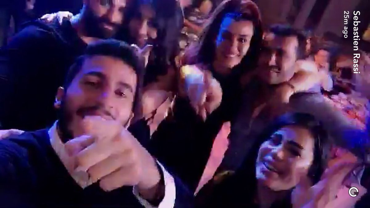 ElNnn93's tweet photo. 😍les 5 😍 💪🏻💪🏻 God bless u les Rassi 🙏🏻 Allah y5likom la ba3ed @NadineElRassi #NR #lesRassi ❤️❤️❤️🌹 https://t.co/Mv7g0Ix9BB