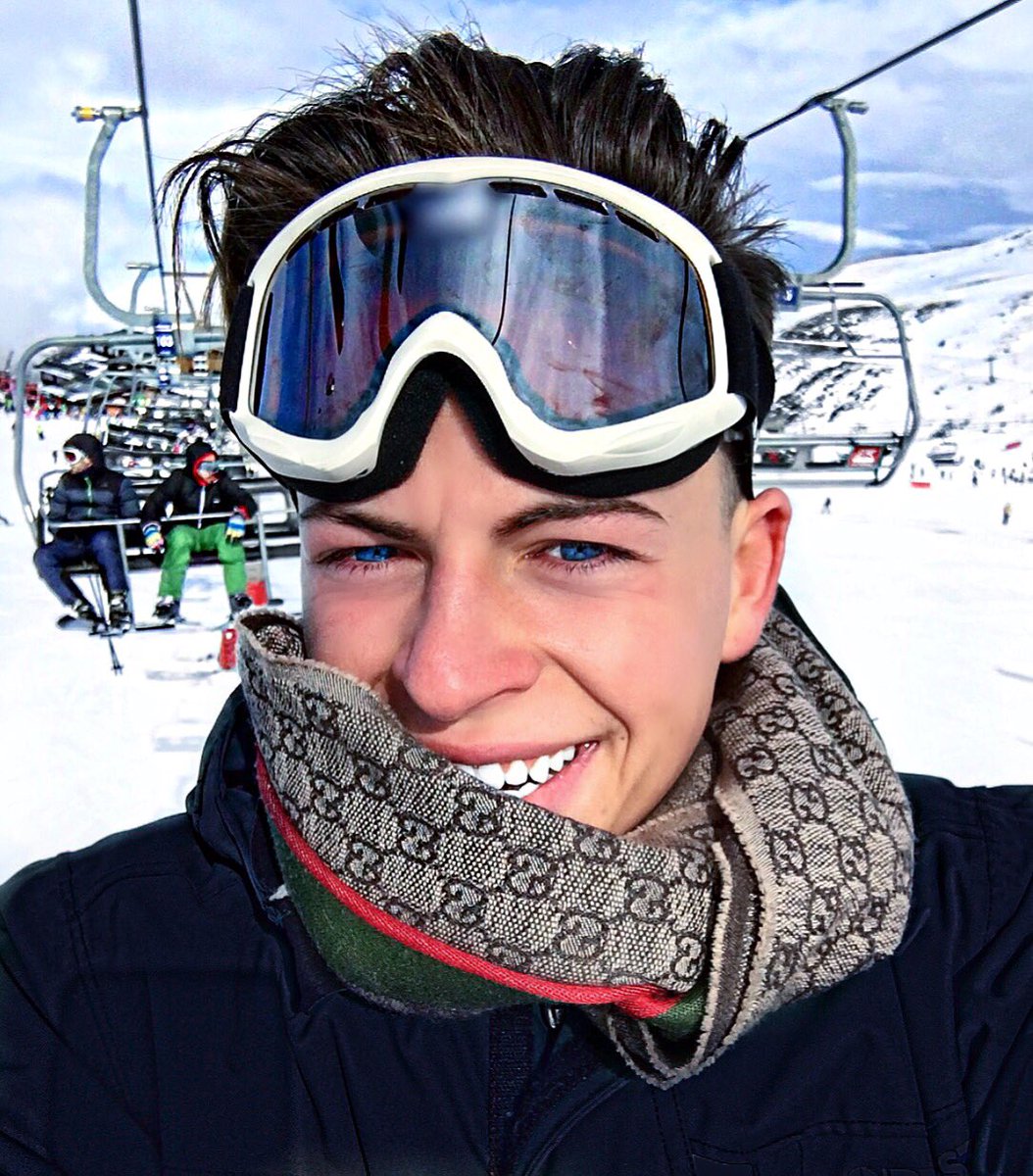 Domingos fresquitos, más llevaderos con una sonrisa! 😁☃️❄️ #felizdomingo #besosfamilia #ChristopherMateo