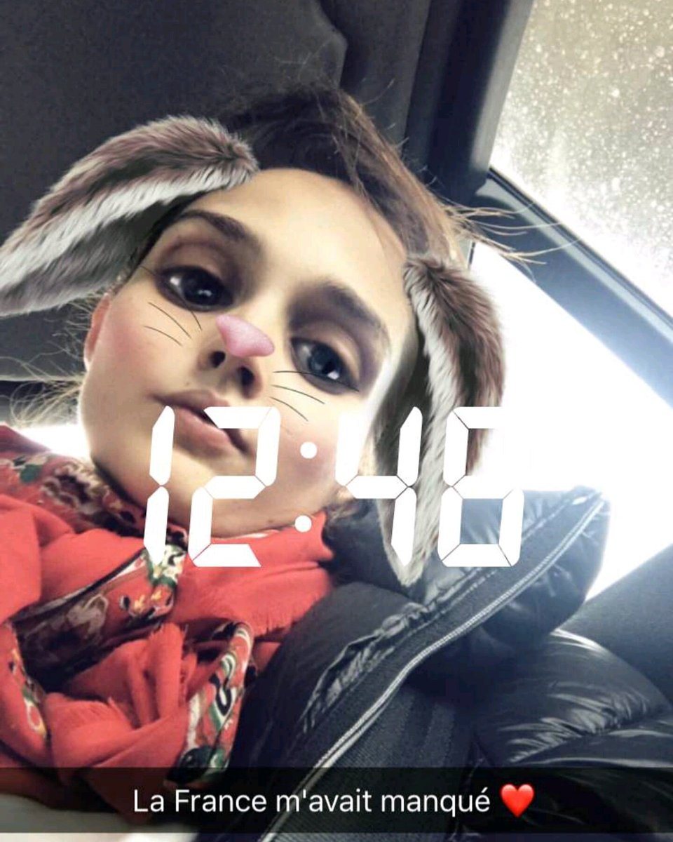 Maeva0918's tweet photo. @CamilleLou_Off est rentrée en France ❤❤ hate de la voir a Dijon J-34 😍❤ https://t.co/AUdizbSmgz