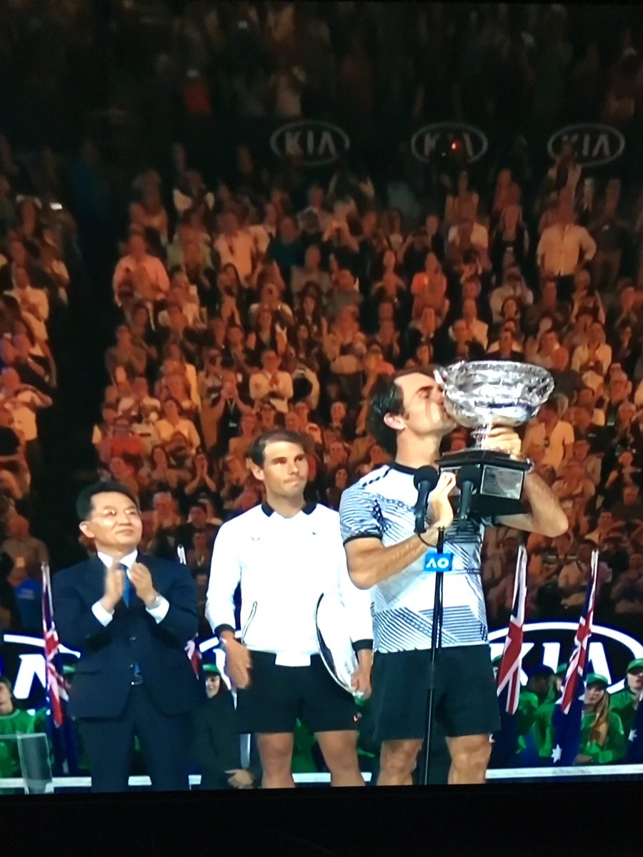 Rystende stærkt Federer at vinde Australian open! 18 grand slams til den største spiller gennem tiderne. #besttennisplayerever