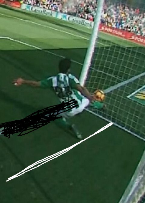 IbaiLlanos's tweet photo. Pido desde mi posición disculpas al colegiado y linear.

Si que habían acertado. La pelota NO entra. Somos unos bocazas https://t.co/P7CcZ5SUXY