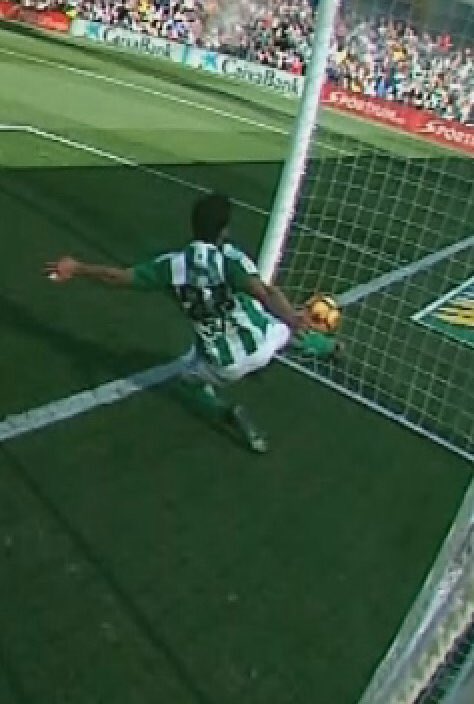 A_ALFAILAKAWII's tweet photo. كل النقاط التي خسرها برشلونة
في موسم 2016-2017
امام
- اتلتيكو مدريد
- ملقا
- فياريال
- بيتيس
كانت بفضيحة تحكيمية.
#هلا_تحكيم
#الليغا_تسرق https://t.co/UsuAStL7Zk