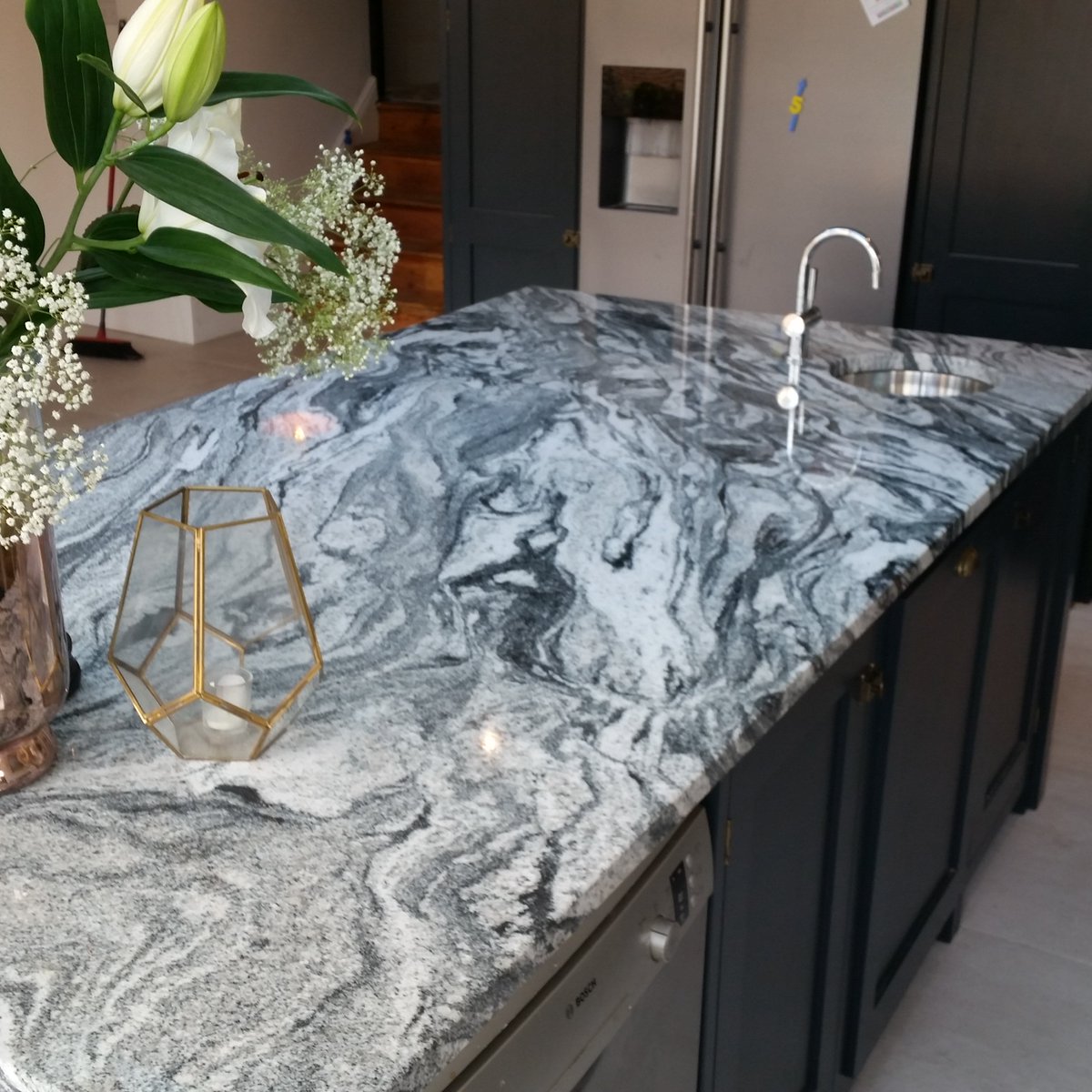 davef_interiors's tweet photo. #PaintedKitchen just completed with #industrial feel
&amp; dramatic island #granite @blounty123 @MooiArchitects @HNarchitects @grantaarch https://t.co/jr4gFqCPCa