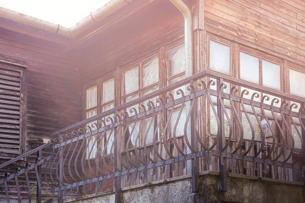 Back home after a day walking in the mountains 
#travelin2 #italy