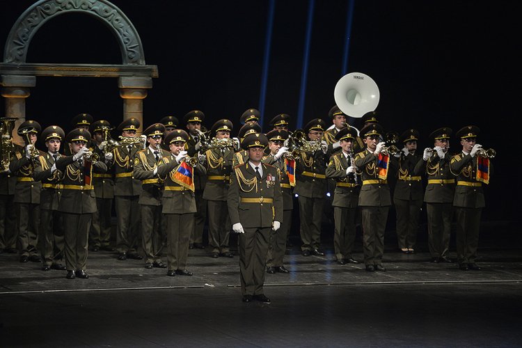 armenia_mod's tweet photo. Վիգեն Սարգսյանի ելույթը ՀՀ զինված ուժերի կազմավորման 25-րդ տարեդարձի առթիվ #Armenianarmy #Army25 #Armernia
https://t.co/r2EpuYh34Z https://t.co/s8JnHWwvPF