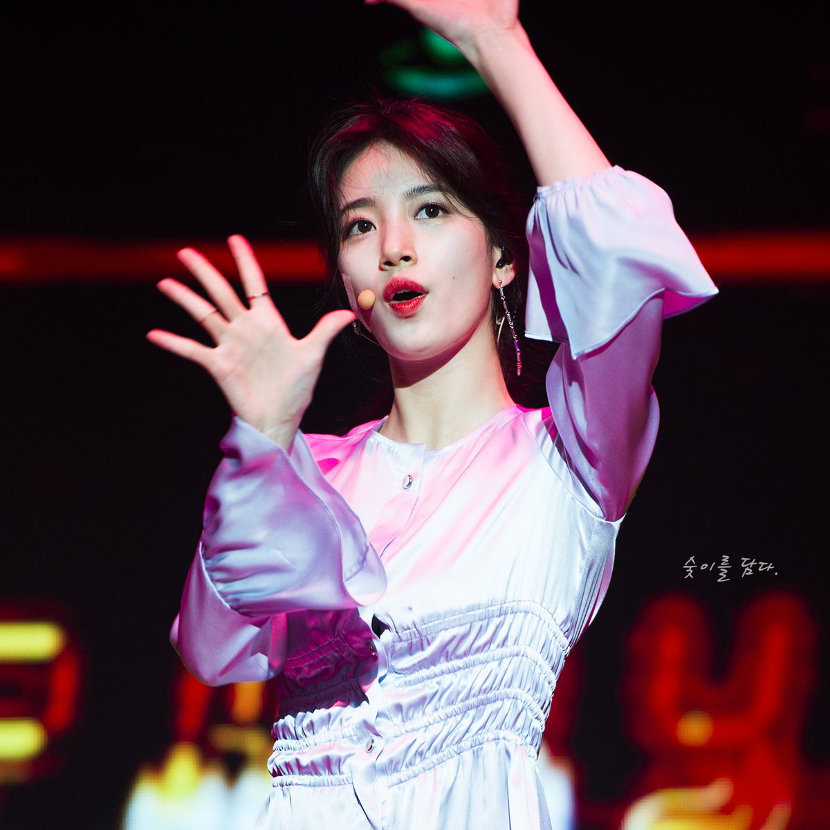 Haruki_9410's tweet photo. 170125 동덕여대 공연예술센터 #수지 &amp;LIVE #YesNo #SUZY @missA_suzy https://t.co/5XU1Lo0nOI