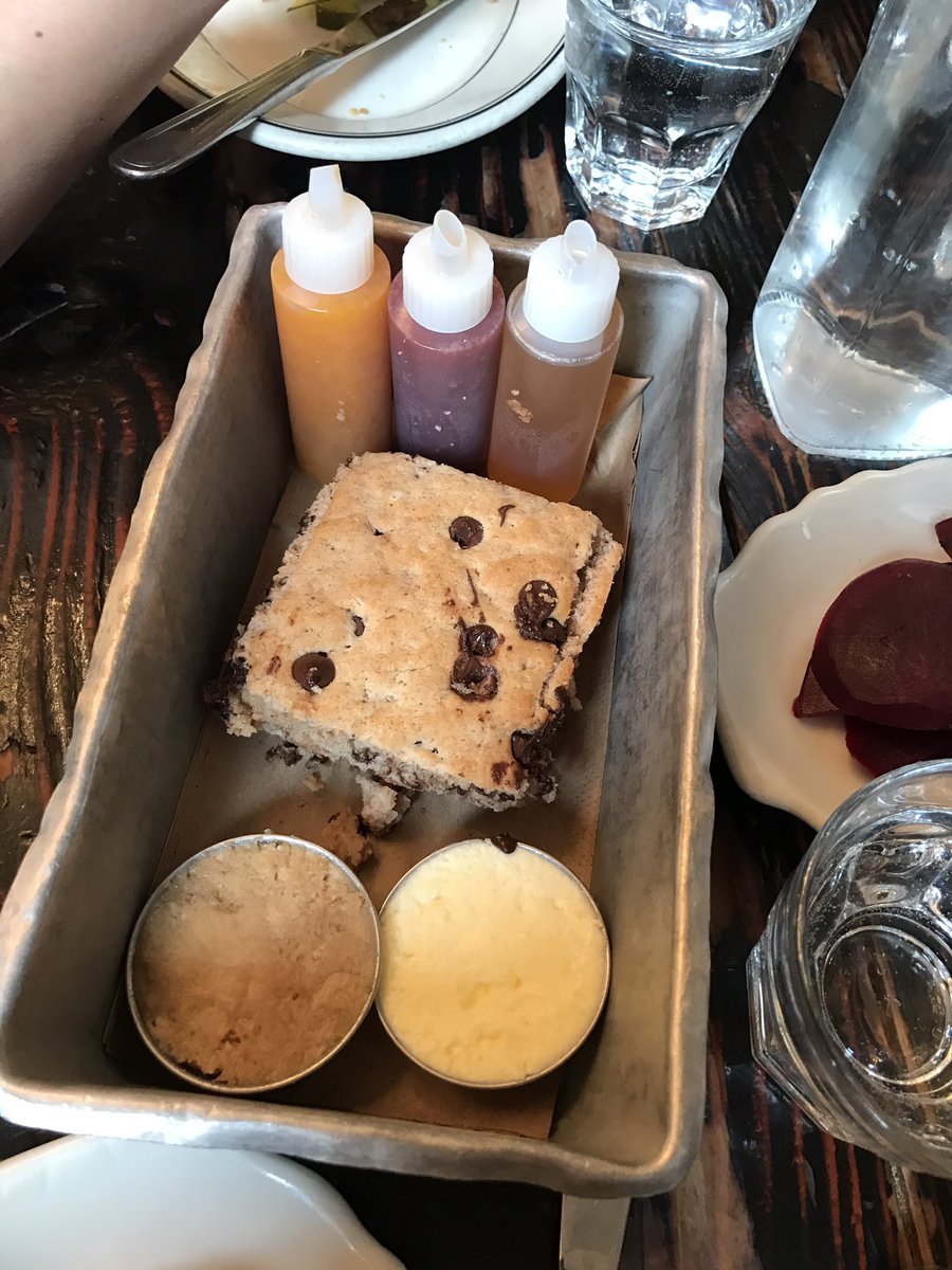 AlexWooNYC's tweet photo. Can u tell I have a "Healthy" appetite?#FriedChicken #Bacon #FriedGreenTomatoes #Biscuits 😋 @jacobspickles #JacobsPickles #Brunch #pancakes https://t.co/TrhjNMekoQ