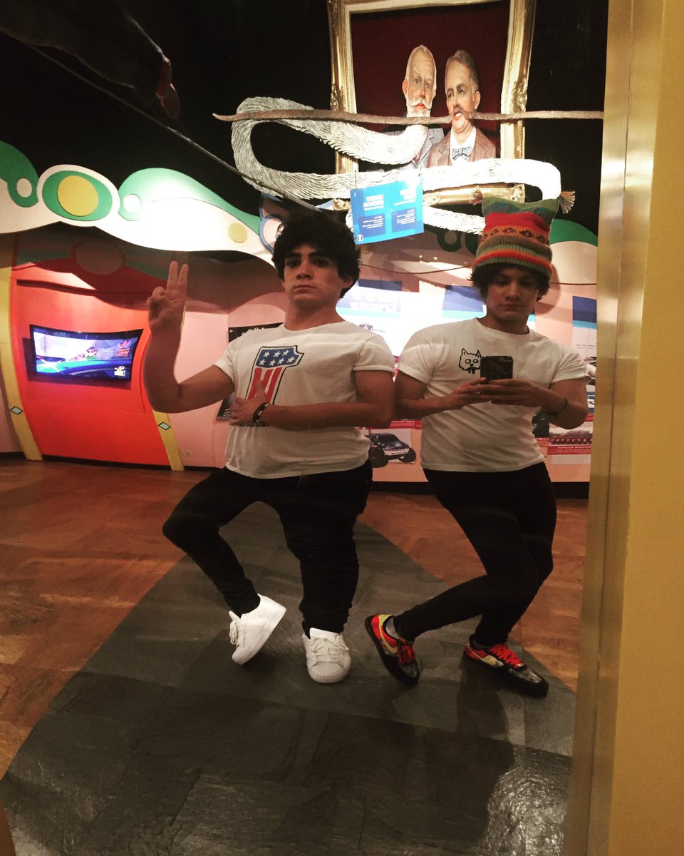 bryanmouque's tweet photo. Recuerdos https://t.co/AY1OyIFHzc https://t.co/KKlHbtZ5vX