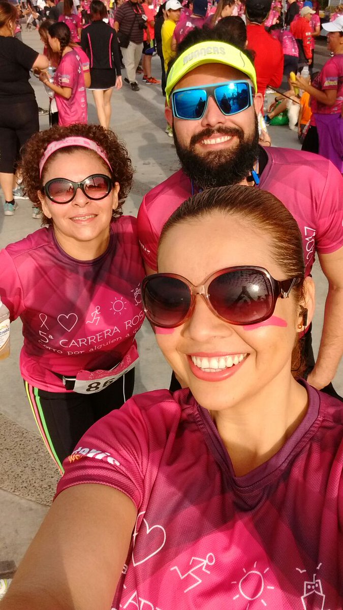 VanyAviles's tweet photo. 5ta. Carrera Rosa #FundacionBella  #CorroPorAlguienAQuienAmo 5km #SLVRunnersTeam🎖👏 #RunnerGirl🎖 #JustForRun #RunForCause #BreastCancer https://t.co/jMsje5WJDG