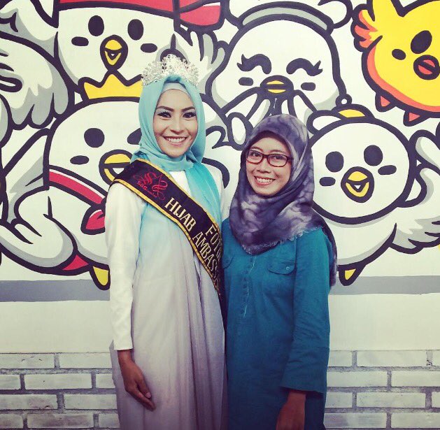LynaWardhaniiii's tweet photo. Oleh2 hari ini 😀 https://t.co/k1VaZtB6X5