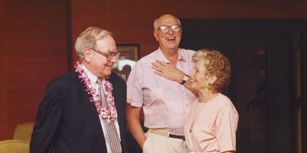 BillGates's tweet image. I hope everyone, even those who think they know Warren well, will watch this film. It premieres tonight on @HBO: b-gat.es/2jkiUQ1