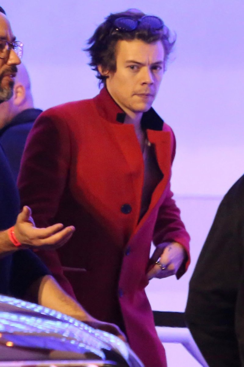 え、、ちょ、ちょっと待って😭😭😭😭😭😭😭😭😭😭😭

かっこよすぎるんだけど😭😭😭
なになになになになになに
見ないうちにますますイケメンになってませんか？！？！？
顔つきがはんぱないかっこいいあいしてる