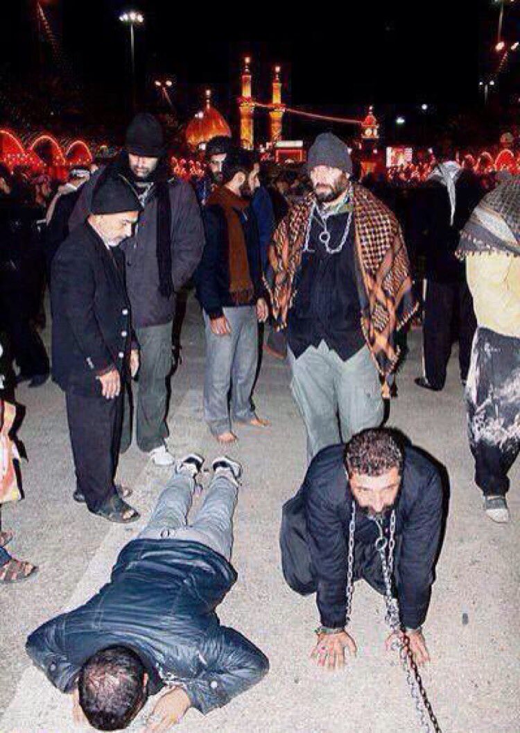 رسالة لعقلاء #الشيعة 
اتظن لو خرج الأئمةمن قبورهم ايقبلون بهذا
وهل رأيت شيخ معمم يفعل ذلك!!
إلى متى يضحك عليك بالروايات المكذوبة ع الأئمة.!!