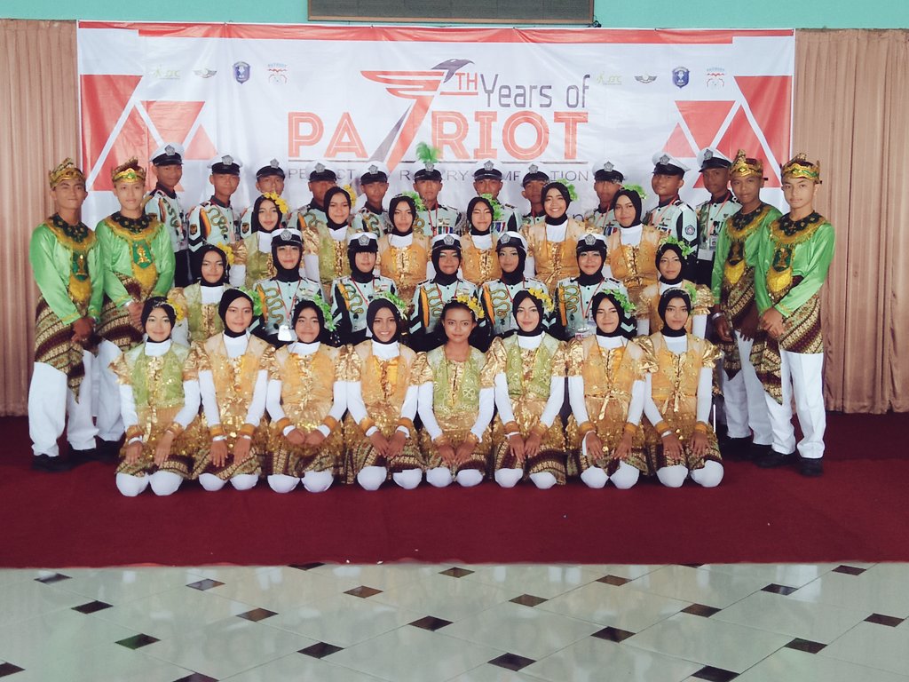 PaskibraSmada's tweet photo. Rajendra Jayantaka ft. Sijiutami di LBB Patriot
Alhamdulillah dapat 'Best Supporter' &amp; 'Peleton Favorite'🙏 https://t.co/GQMpvFGCIU