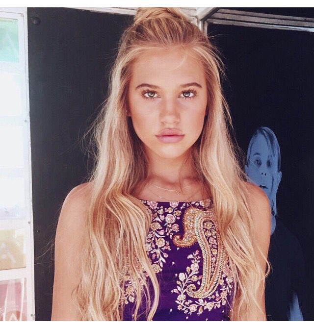 _19AnsPlusTard's tweet photo. Nia Bank
17 ans
Bisexuelle
7ème année
Serpentard
Joueuse/Hautaine
Meredith Mickelson
@onia_bank https://t.co/ufnty116q4