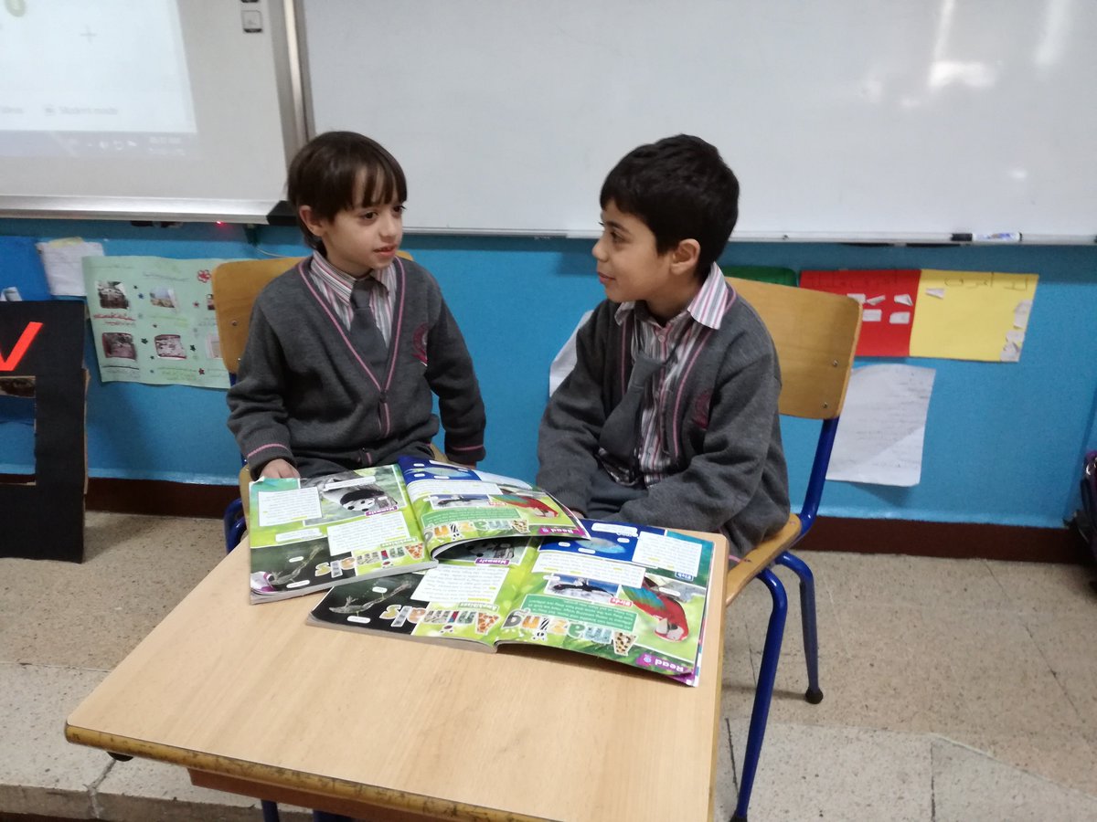 NourhanSantina's tweet photo. A presenter was asking a zoologist about the characteristics of different animal groups.#stronglearners @MakAishaSchool https://t.co/sawQzBqElI