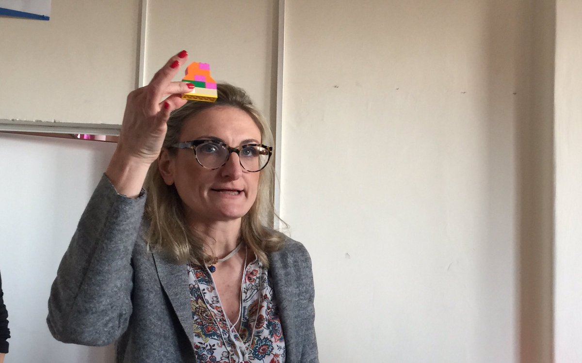 ritaglidiclasse's tweet photo. Una sola richiesta apre infinite possibilità.W le differenze!#LegoSeriousPlay @CStajano @fmdigitale @tizianaferrando https://t.co/jSjenzdbKI