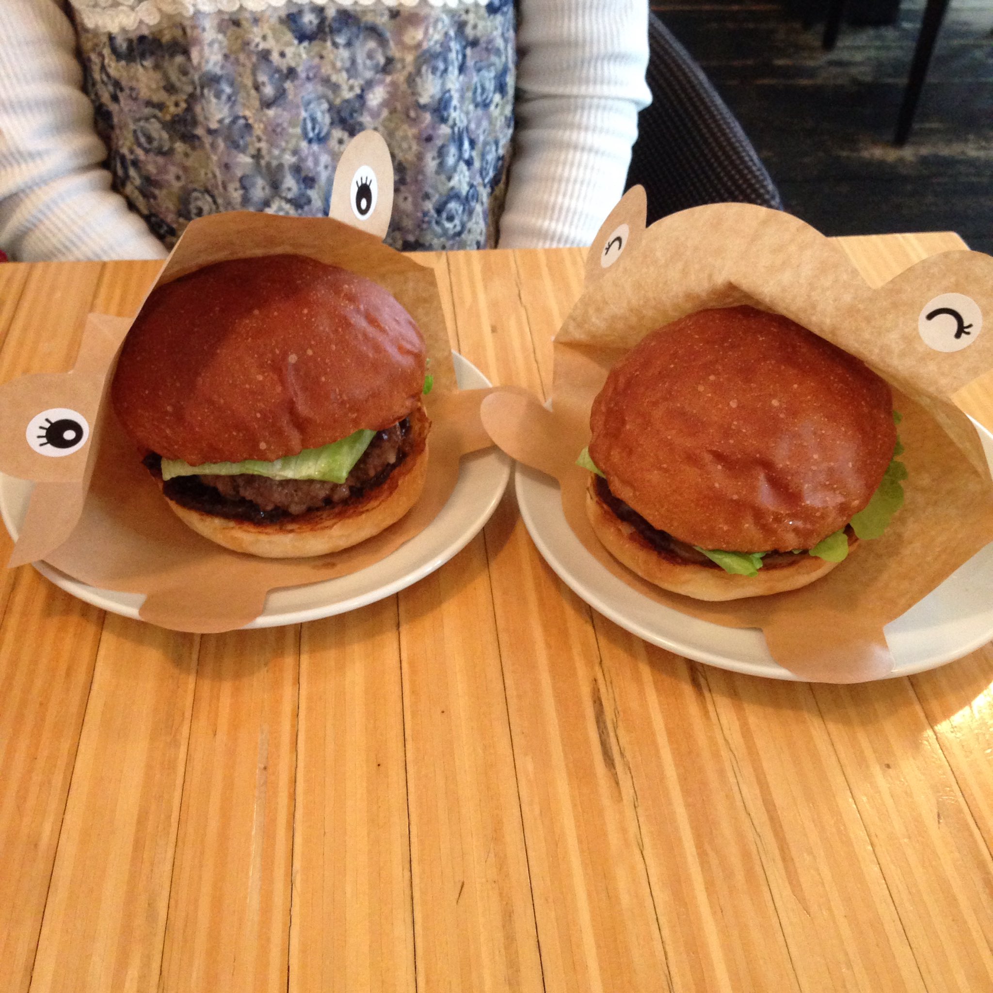 き ゃ す バーガーアンドパンケーキ ラナ 円山 T Co Isldlu4uid 道産食材にこだわった本格ハンバーガー 純生クリームのパンケーキ おいしかったぁ T Co 8wvg6skedb Twitter