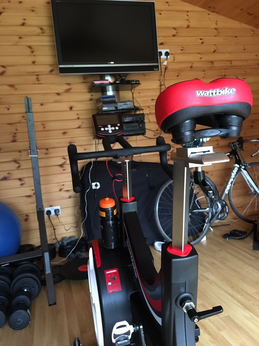 MikeBirchmore's tweet photo. Rubbish weather means some indoor time on the @wattbike. #Power #Training #MakeEverySessionCount. https://t.co/fStUU9vDU0