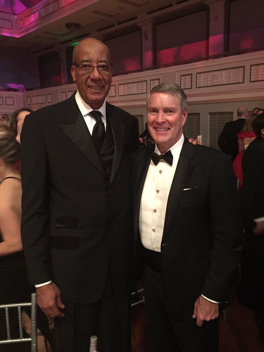 IamJosephWebb's tweet photo. Dinner guest of Senator Frist at Heart Gala.  Fundraiser to combat # 1 killer in our communities across the nation. https://t.co/8K5jM4gNP6
