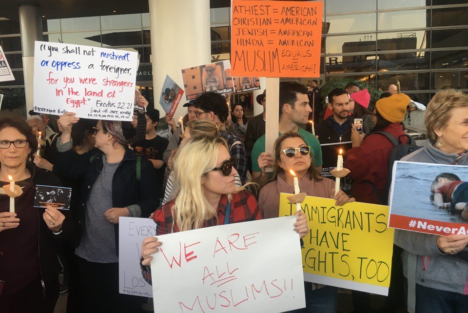 TheAtlantic's tweet image. How Donald Trump's executive order betrayed legal immigrants who had followed the rules, by @conor64 theatln.tc/2kHeF6c