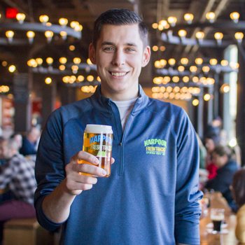harpoonbrewery's tweet photo. Hey, Harpoon Fresh Tracks lovers! New items up on our eStore - Pullover: https://t.co/UrZuXl4w45 &amp; can glass: https://t.co/vw7ywUmkId https://t.co/jw90SHxNbf