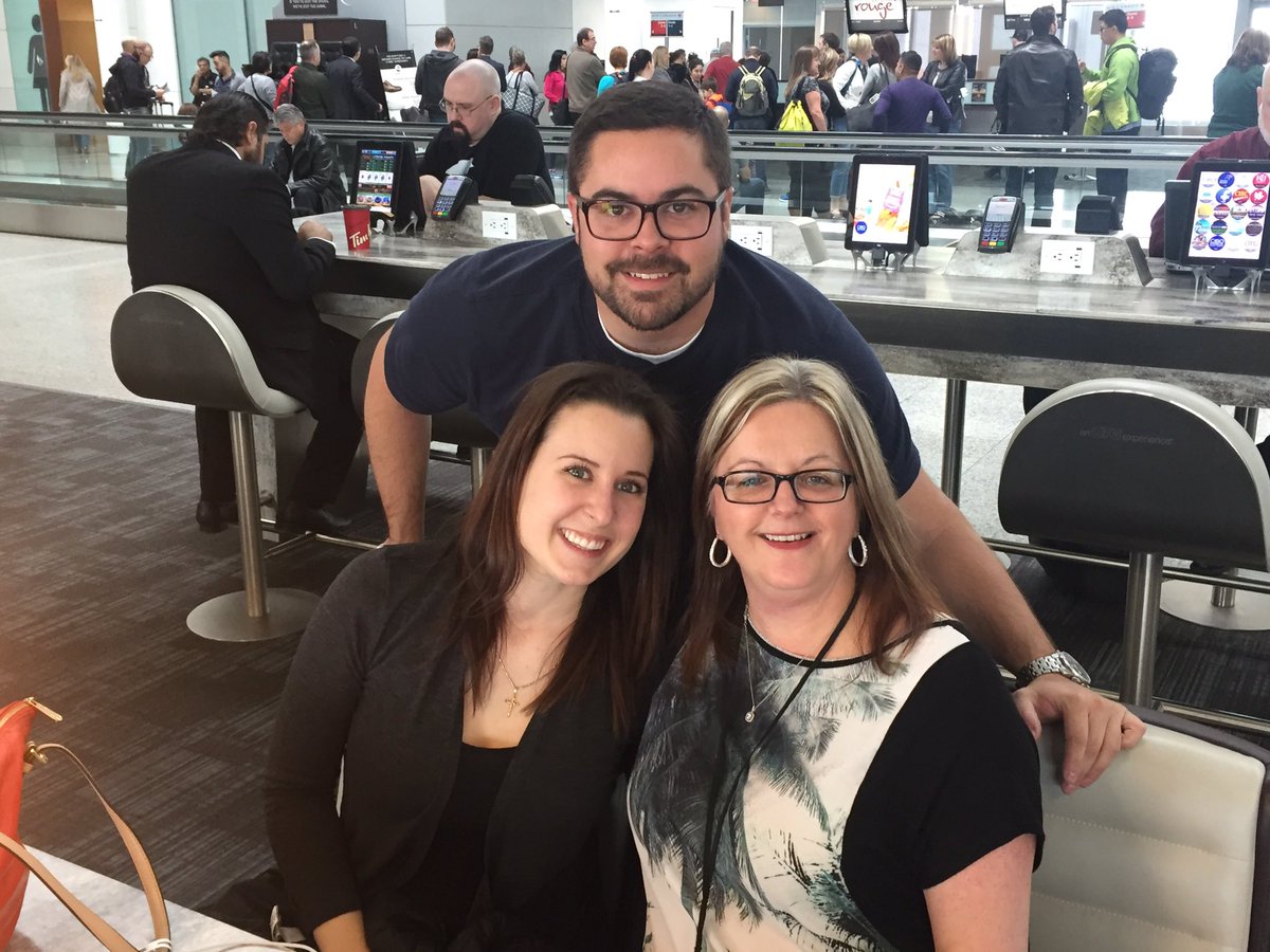 NB district ready for the sun! <a href="/SanaHubaishy/">Sana Hubaishy_TD</a> <a href="/KimNWood_TD/">Kim Wood</a> @TinorSebastien #ChampionsInMiami