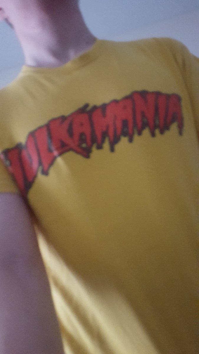 Matty_Wolfpac's tweet photo. @HulkHogan wearing this tonight brother. #JustInCase #RoyalRumble #Hulkamania4Life https://t.co/ORLz5Q8SB7