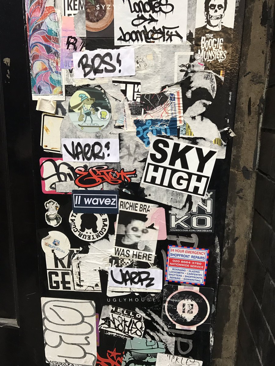 twowavez's tweet photo. London // Soho https://t.co/SPYDyR5uNk
