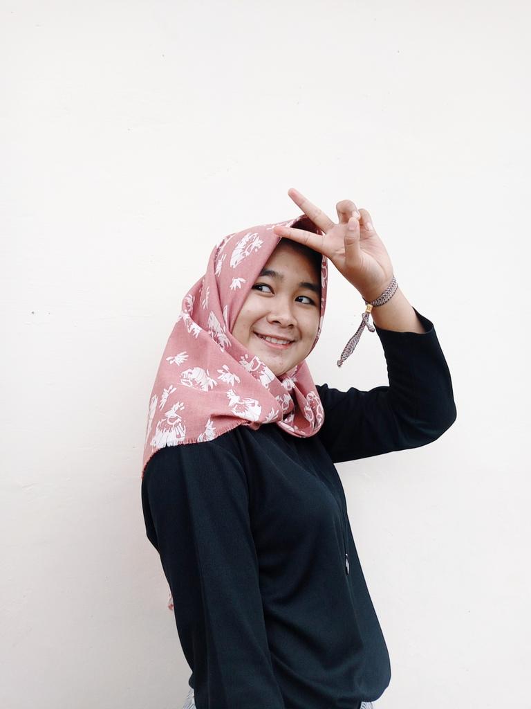rikaliana09's tweet photo. Kamu nya sih nakal -,- https://t.co/8okVvJDBGl