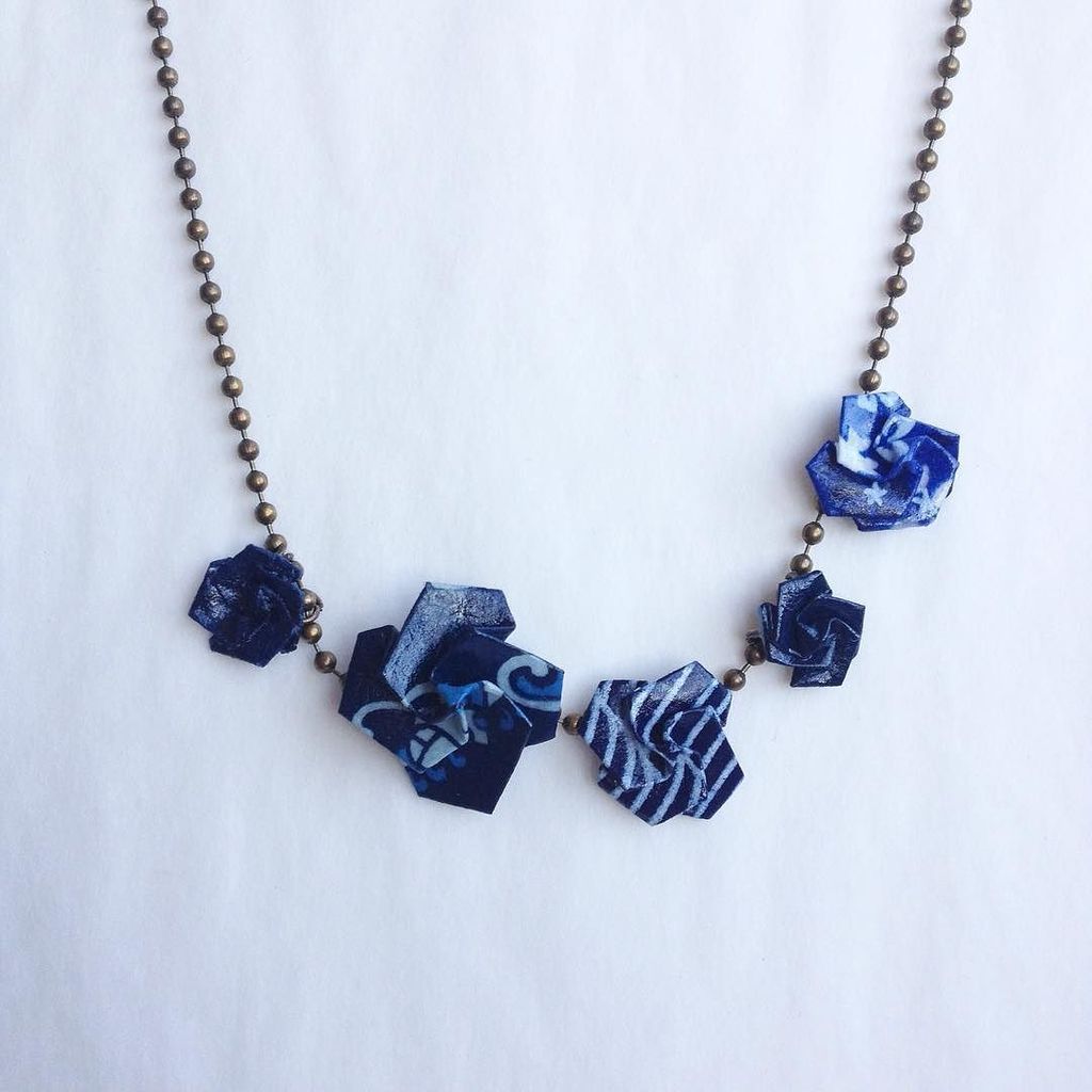 papirogems's tweet photo. .v. Frozen flowers
#tw #fb #papirogems #origami #papiroflexia #handmade #handmadejewelry #handmadewithlove #paper … https://t.co/jTzPDDuupJ