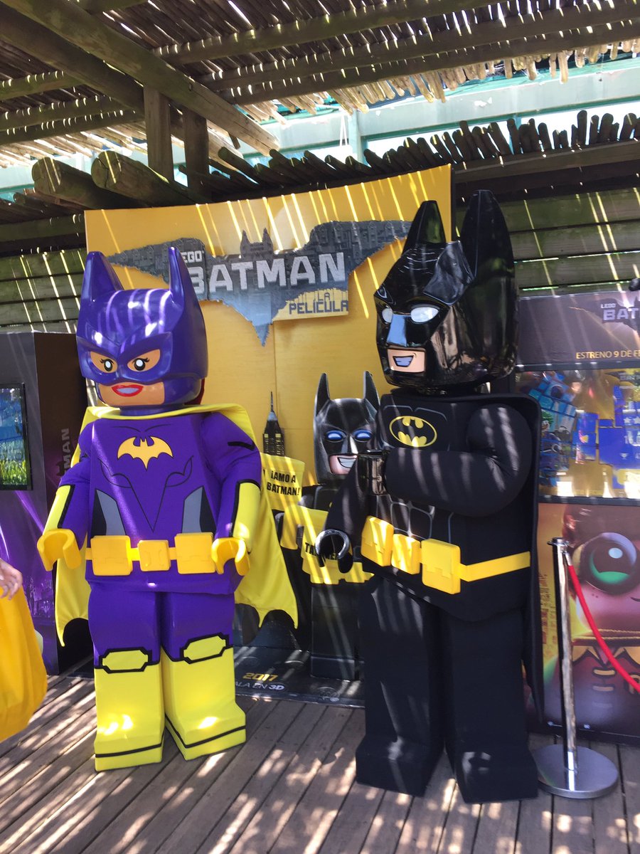 WBPictures_Ar's tweet photo. Si estás en Temaiken, pasa por el espacio #LegoBatman: La Película y sacate una foto con Batman y Batichica 📷 https://t.co/JsMrkfIHkA