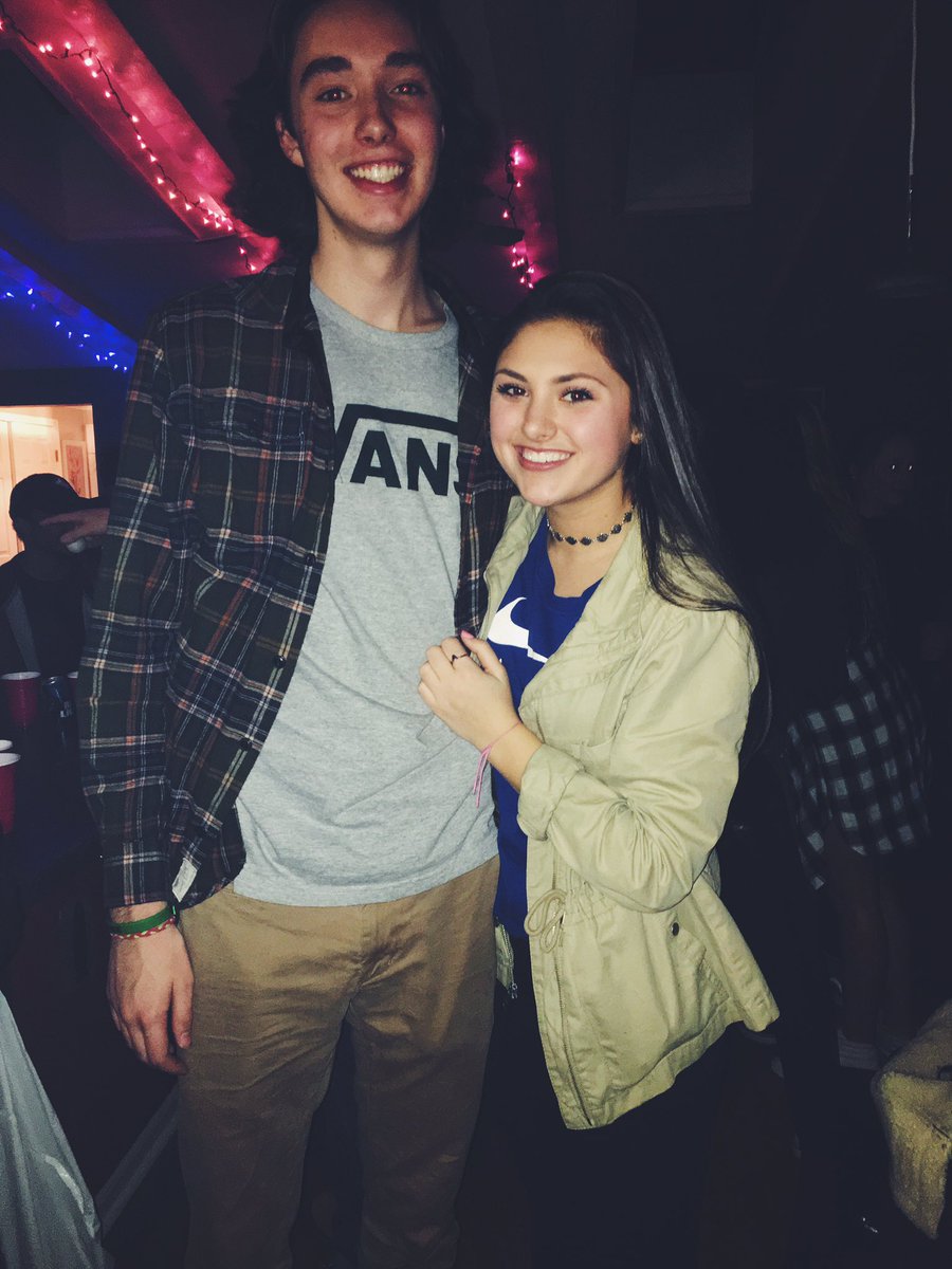 MaddieSennett's tweet image. Happy bday to my wonderful patty Ice!
I love you and I'm so happy to have you in my life. Ps-the right side will always be mine