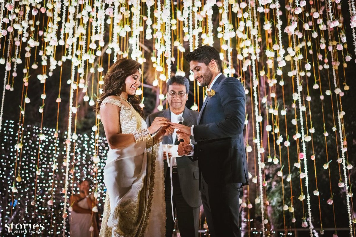 telugufilmnagar's tweet photo. Oh so adorable moment! #ChaySam the sweetest 😘😍❤ 
@Samanthaprabhu2 @chay_akkineni https://t.co/iGAhZMsFmE