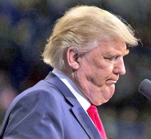 Trump S Neck Tuck Trumpsnecktuck Twitter