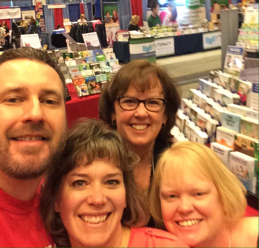 hebersole4's tweet photo. Selfie with Ben's dad! 😊 @sharon_meyer4th @LHteachreading #nccbus #fpslearn #bushelem https://t.co/eSHtvLYrAn
