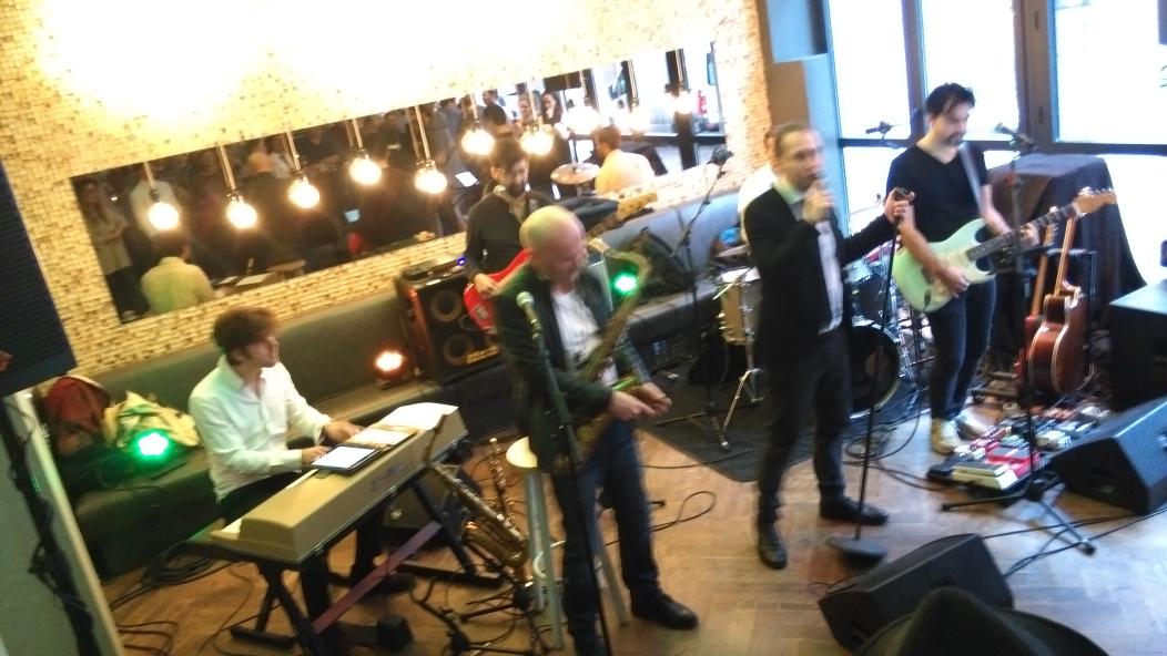 theater in utrecht tweet media