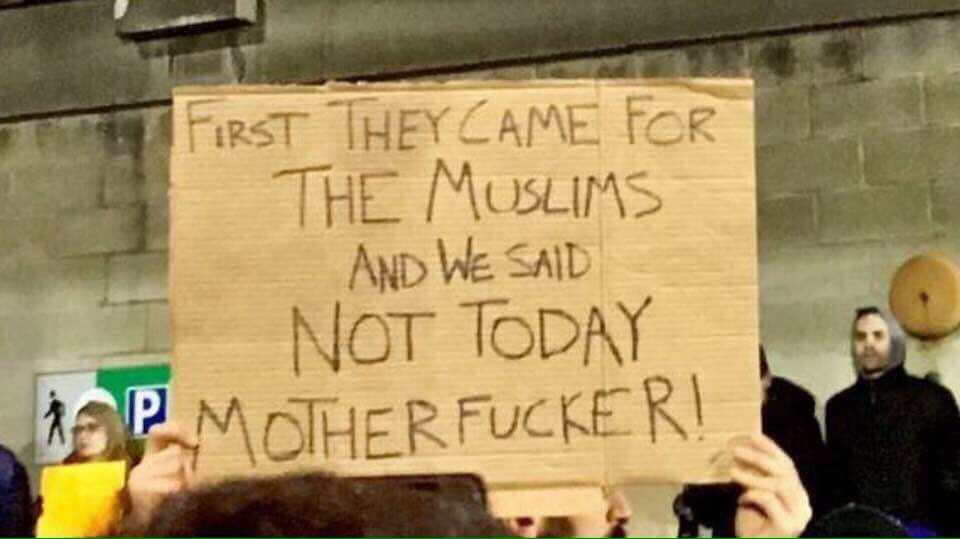 SolidarityForUK's tweet photo. #TrumpBan https://t.co/rRCPllpHer sign and RT if you haven't already https://t.co/GQtuhZCVXO